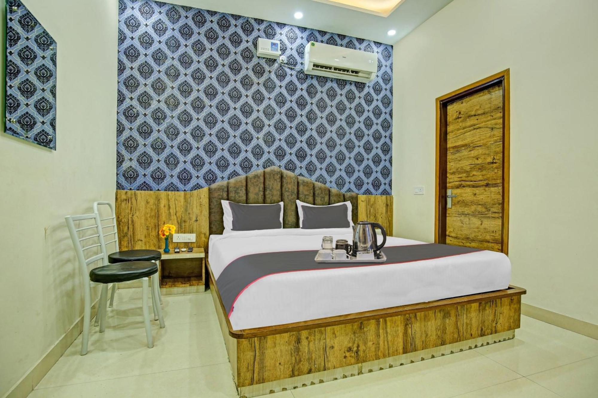 Collection O Rd Hotel Zirakpur Exterior foto