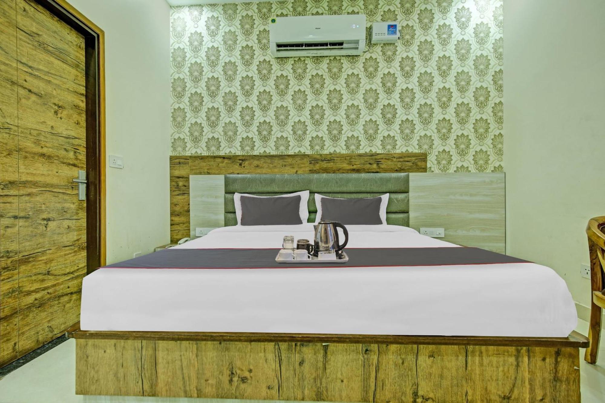 Collection O Rd Hotel Zirakpur Exterior foto